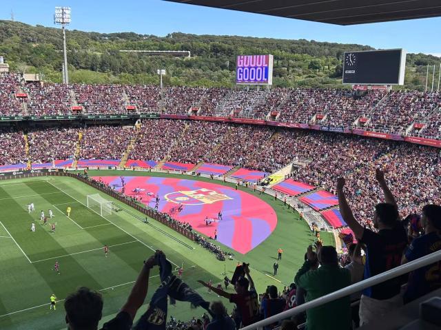 星空体育APP-【现场】巴萨2球落后依然打崩皇马 球迷提前欢庆