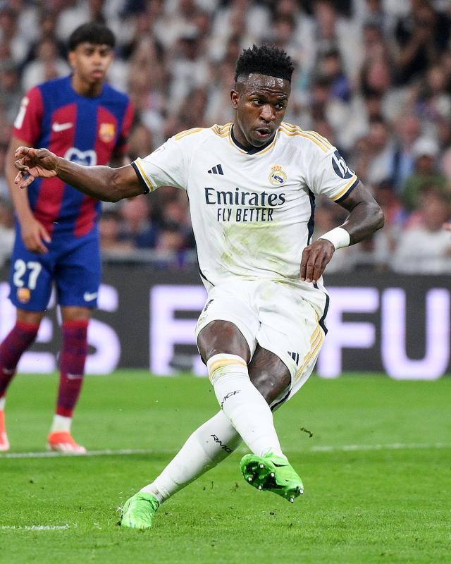 星空体育APP-【复盘】疲兵皇马绝杀哀兵巴萨，巴斯克斯立三功