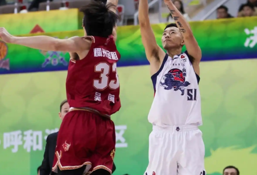 星空体育平台-13分逆转+压哨绝杀！山东男篮89-88胜浙江，昂首挺进俱乐部杯四强