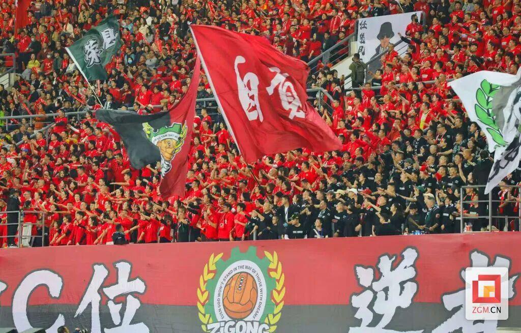 星空体育首页-鏖战在即,自贡队何以笑傲川超?快来聊聊——