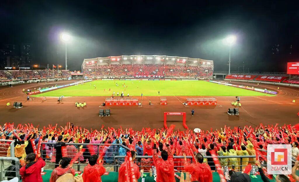 星空体育首页-鏖战在即,自贡队何以笑傲川超?快来聊聊——