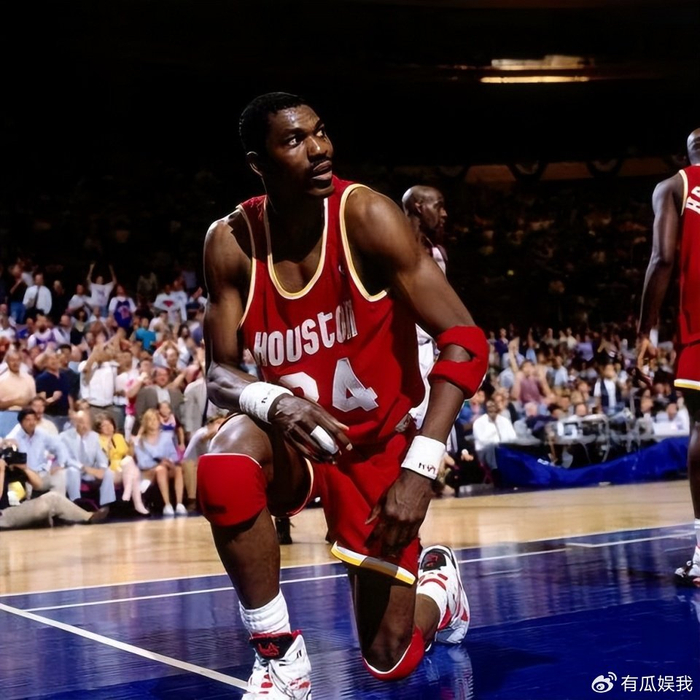 星空体育首页-NBA史上最具含金量的10个FMVP：乔丹两次上榜，11年诺天王第三！|奥尼尔|总决赛|德克·诺维茨基|系列赛|魔术师_新浪体育_新浪新闻